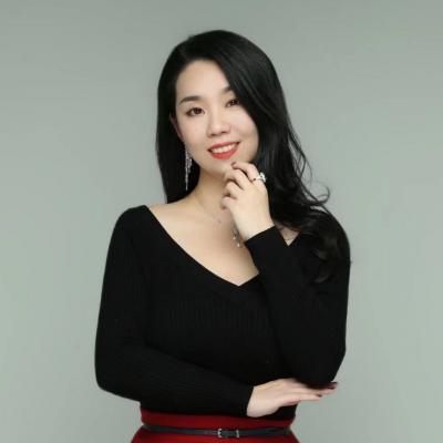 Sophie Yao professional headshot