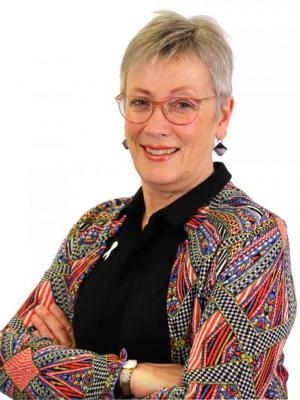 Dr Elizabeth Woods OAM