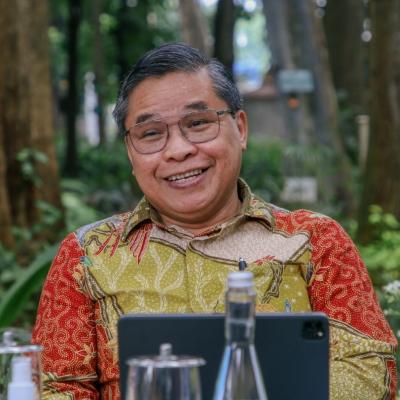 Dr Alue Dohong (Indonesia) headshot
